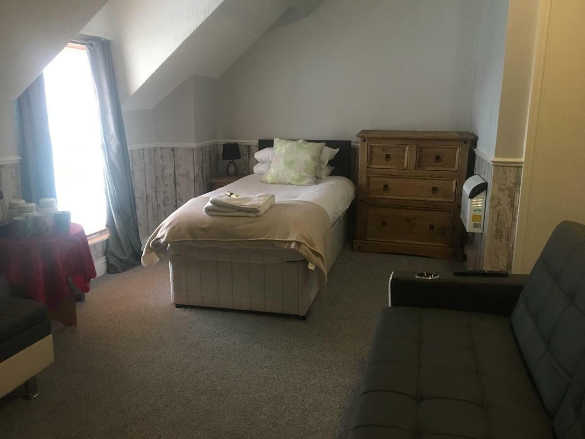 Bed and Breakfast Stanley Arms Holyhead Zewnętrze zdjęcie